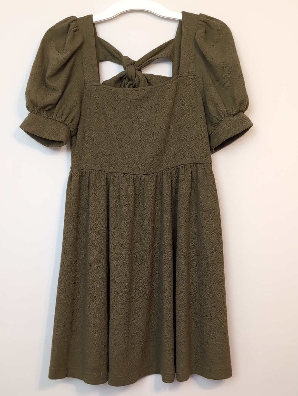 Blu Pepper Olive Square Neckline, Puff Sleeves Tie Back Dress - Large - Like New